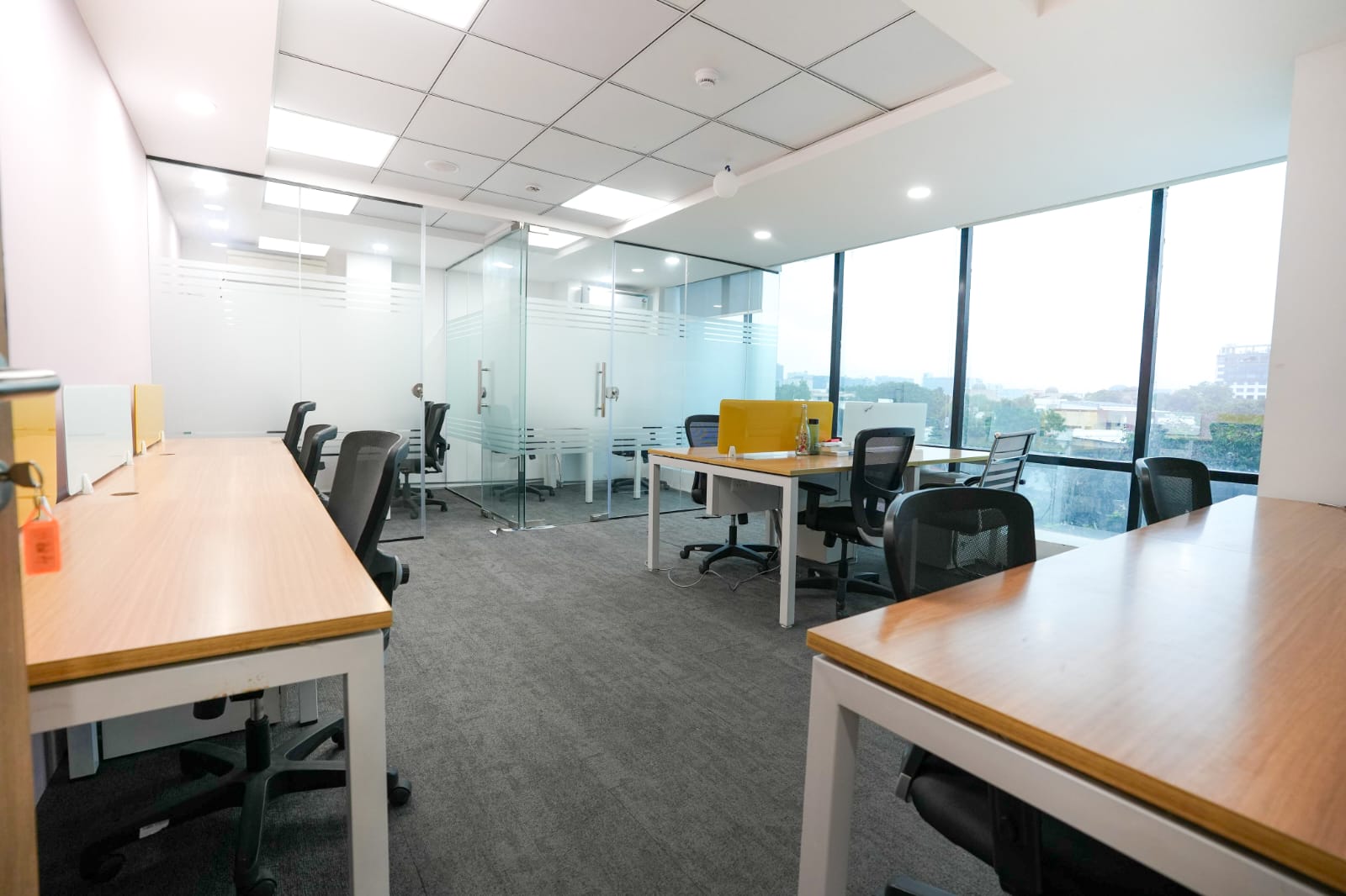 State-of-the-Art Amenities for Productivity